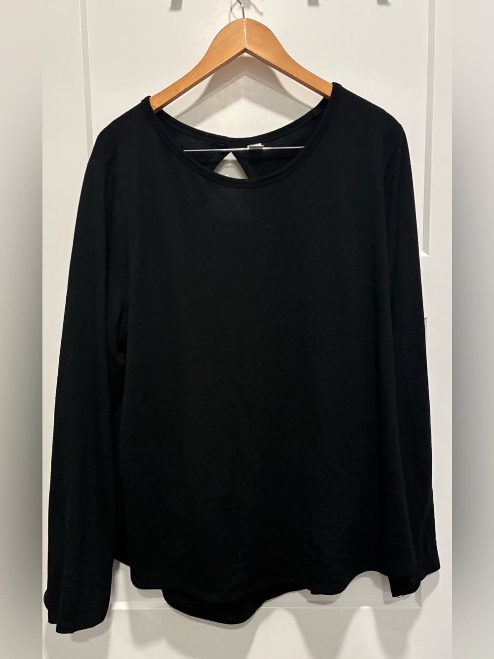 Old navy Active black long sleeve top thumb holes open back 2XL
